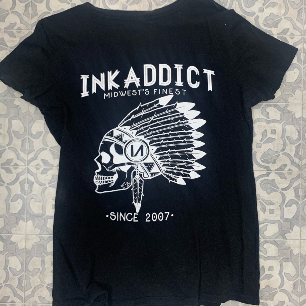 INK ADICT XL black logo tee skull tee tattoo